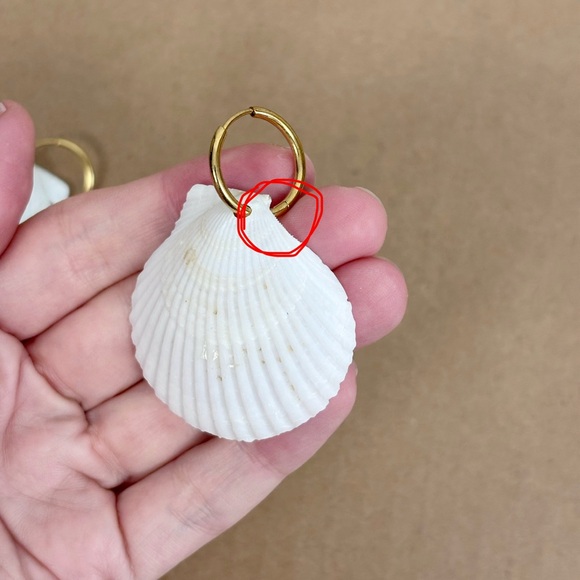 Casa Clara Odette Earring in Ivory Shell - Picture 5 of 7